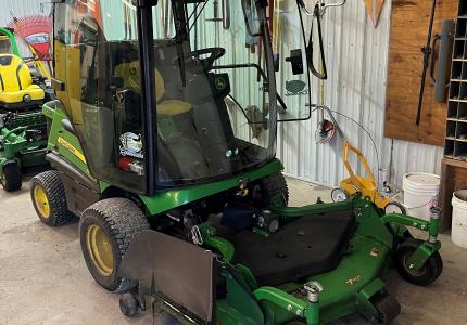 John Deere 1575