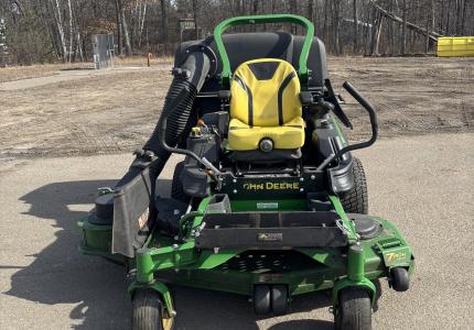 John Deere 950M Front View